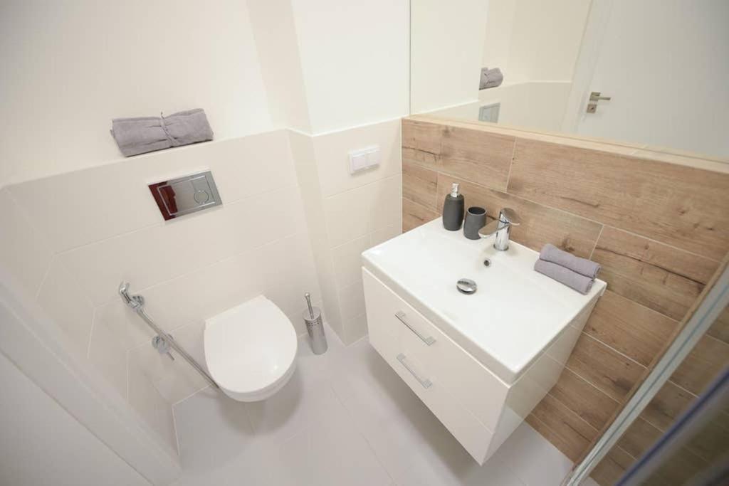 Bliska Wola Expo Central Apartment Варшава Экстерьер фото