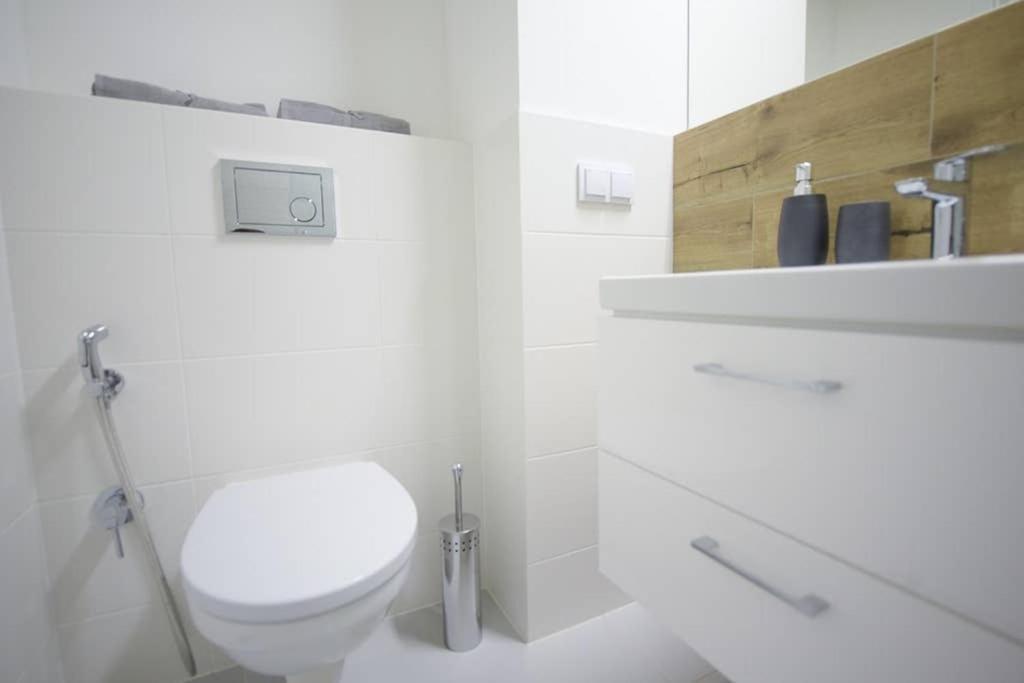 Bliska Wola Expo Central Apartment Варшава Экстерьер фото