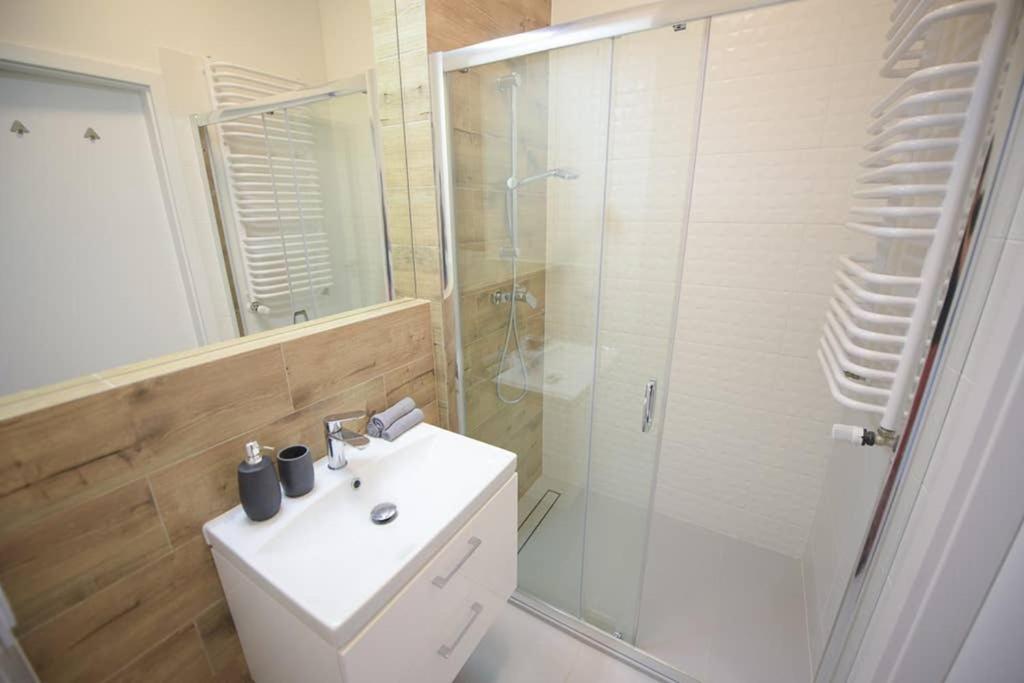 Bliska Wola Expo Central Apartment Варшава Экстерьер фото